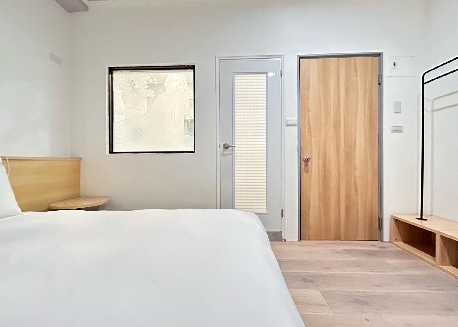 Yan Bin Hotel Тайнан Екстериор снимка